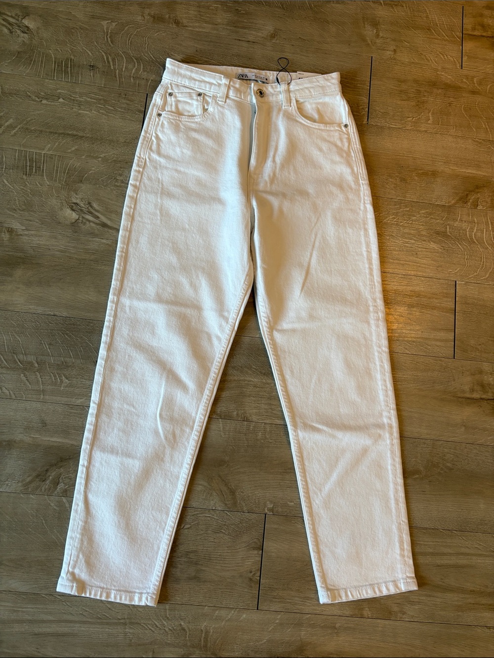 NWT Zara Cream White High-Rise Slim Mom Leg Ankle Jeans Size 8